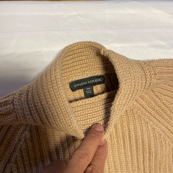 Banana republic sweater size medium - Picture 3 of 7